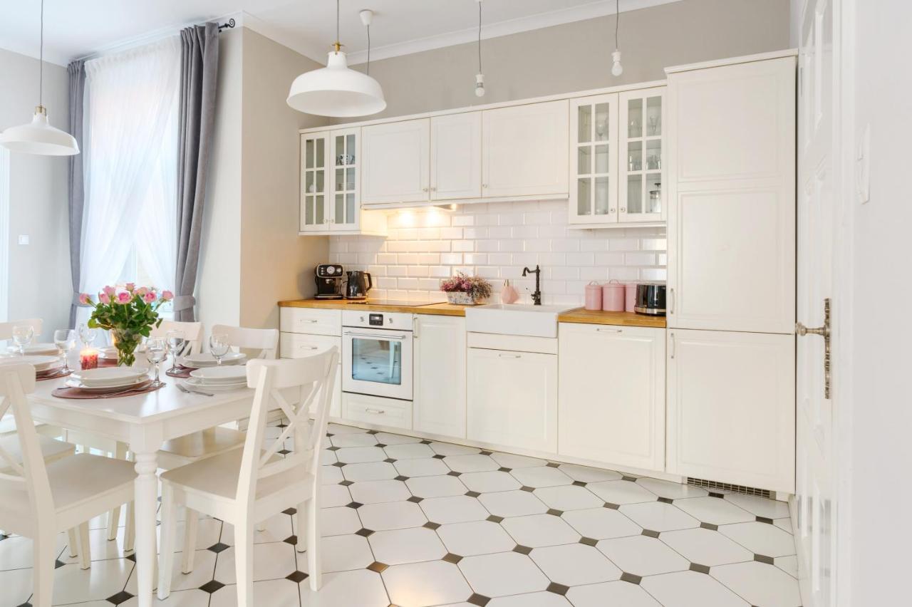 גורז'וב ווילקופולסקי Apartament Nowe Miasto - Przy Parku Roz מראה חיצוני תמונה